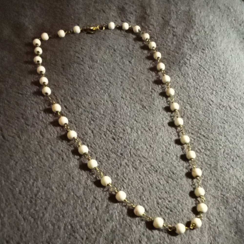 VINTAGE R & R Elegant White Beaded Women’s Necklace